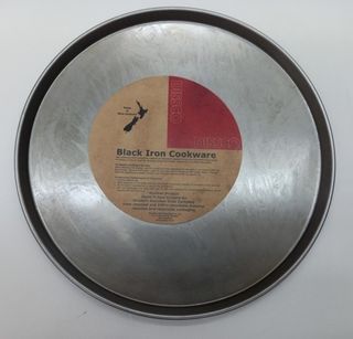 Dissco black iron pizza pan - 25cm